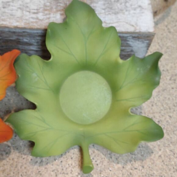 Parylite tea light Leaf candle holders - Picture 2 of 6